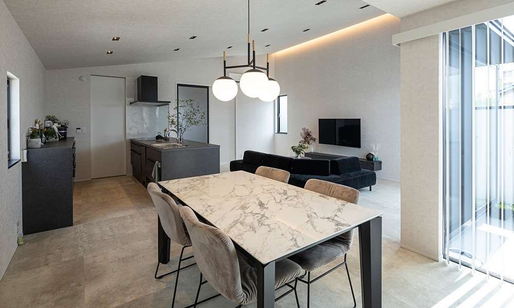 ネイルサロンを併設した家